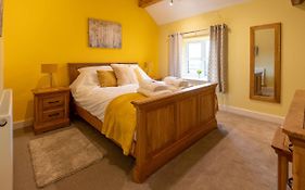 Caer Fedwen Barns Heulog Cottage King Bed Self Catering With Private Hot Tub